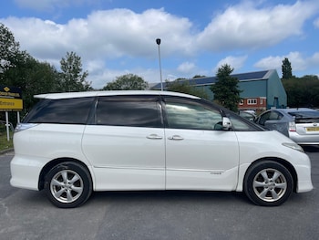 Used Toyota Estima 2011 for sale - 75611900: Photo