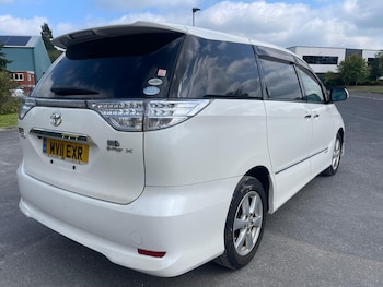 Used Toyota Estima 2011 for sale - 75611900: Photo