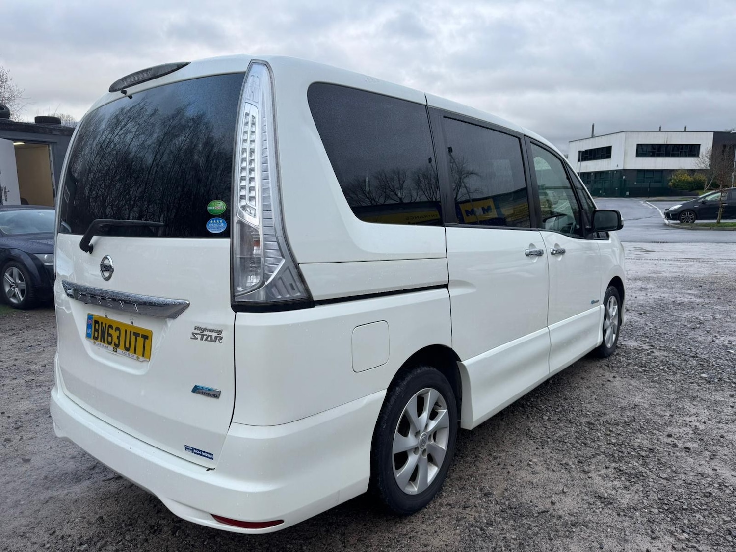 Used Nissan Serena for sale - 77483277: Photo 3