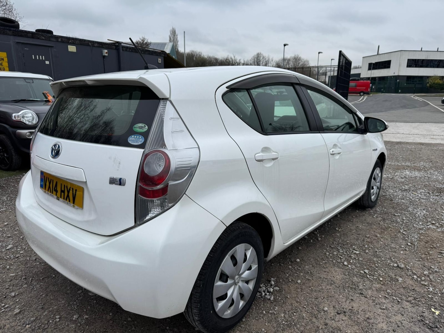 Used Toyota Aqua for sale - 77820063: Photo 3