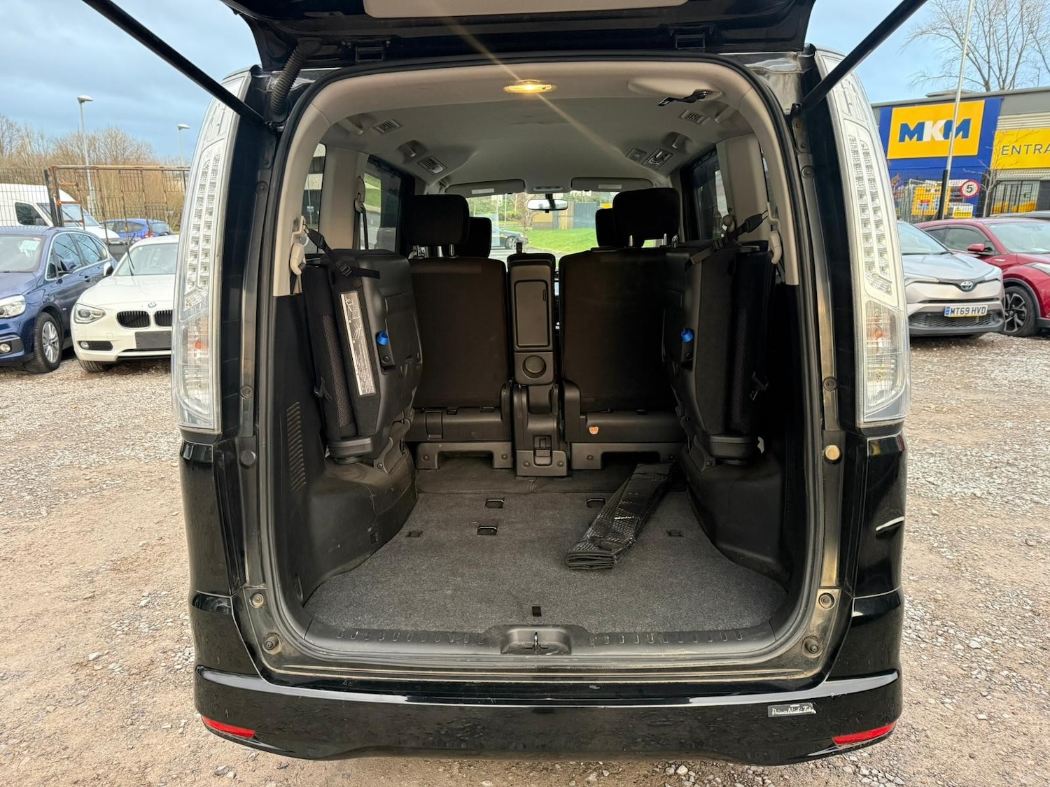 Used Nissan Serena 2026 for sale - 77307744: Photo 13