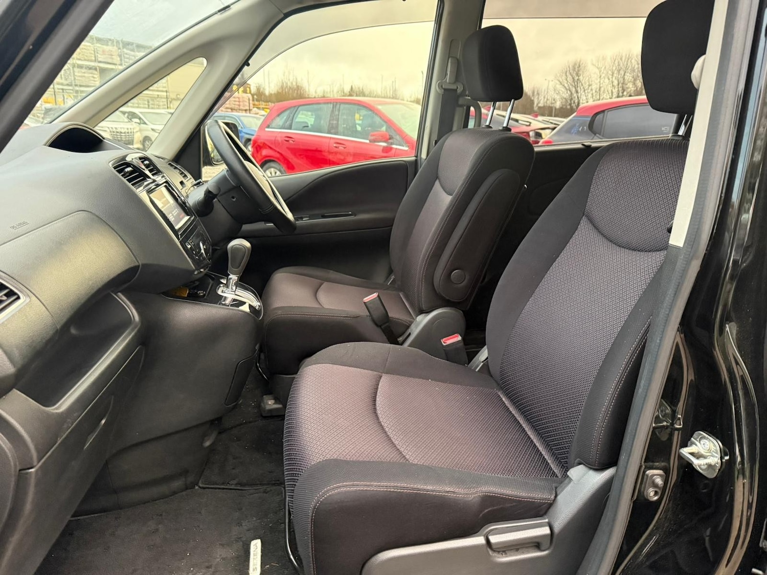 Used Nissan Serena 2026 for sale - 77307744: Photo 15