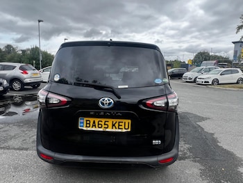 Used Toyota Sienta 2015 for sale - 79582353: Photo