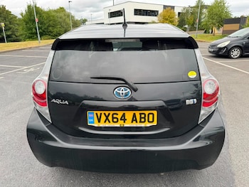 Used Toyota Aqua 2014 for sale - 79570653: Photo