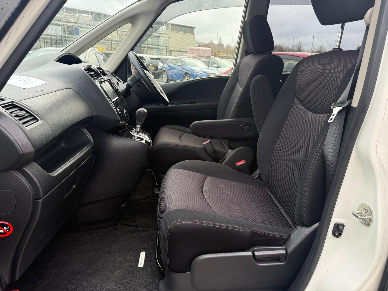 Used Nissan Serena 2026 for sale - 77293601: Photo 17