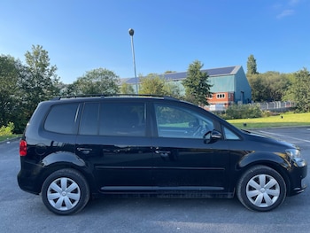 Used Volkswagen Touran 2011 for sale - 75613650: Photo