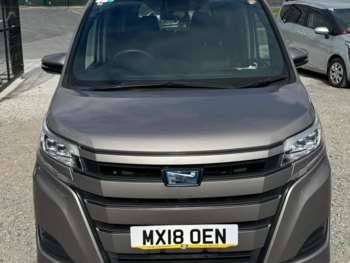 Used Toyota Noah 2018 for sale - 74556630: Photo