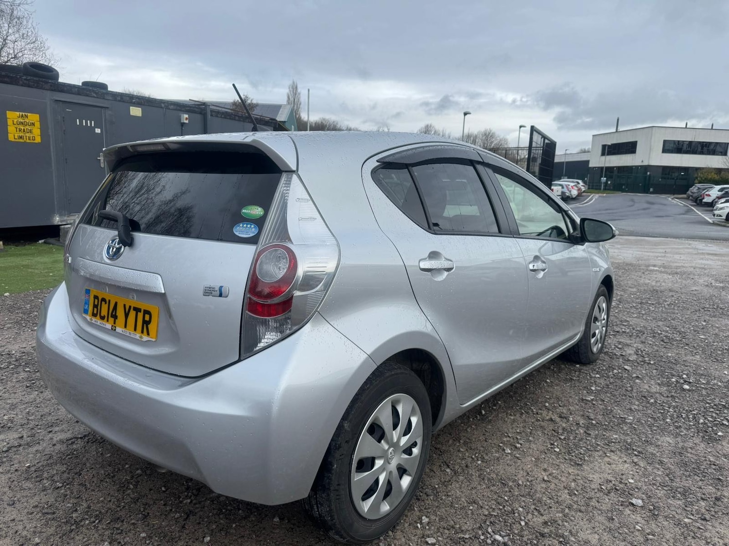 Used Toyota Aqua for sale - 77701481: Photo 3