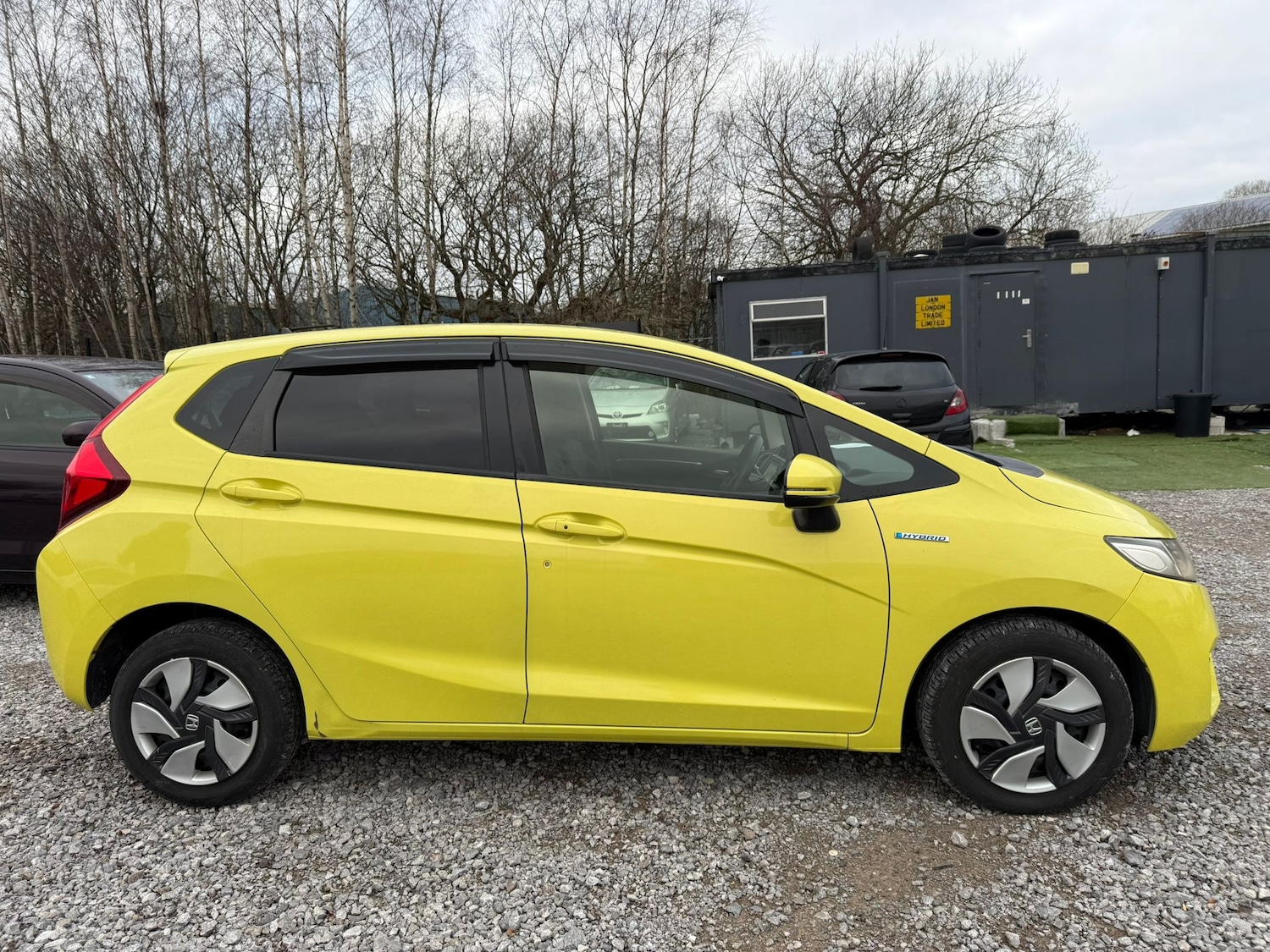 Used Honda Fit for sale - 77072166: Photo 2