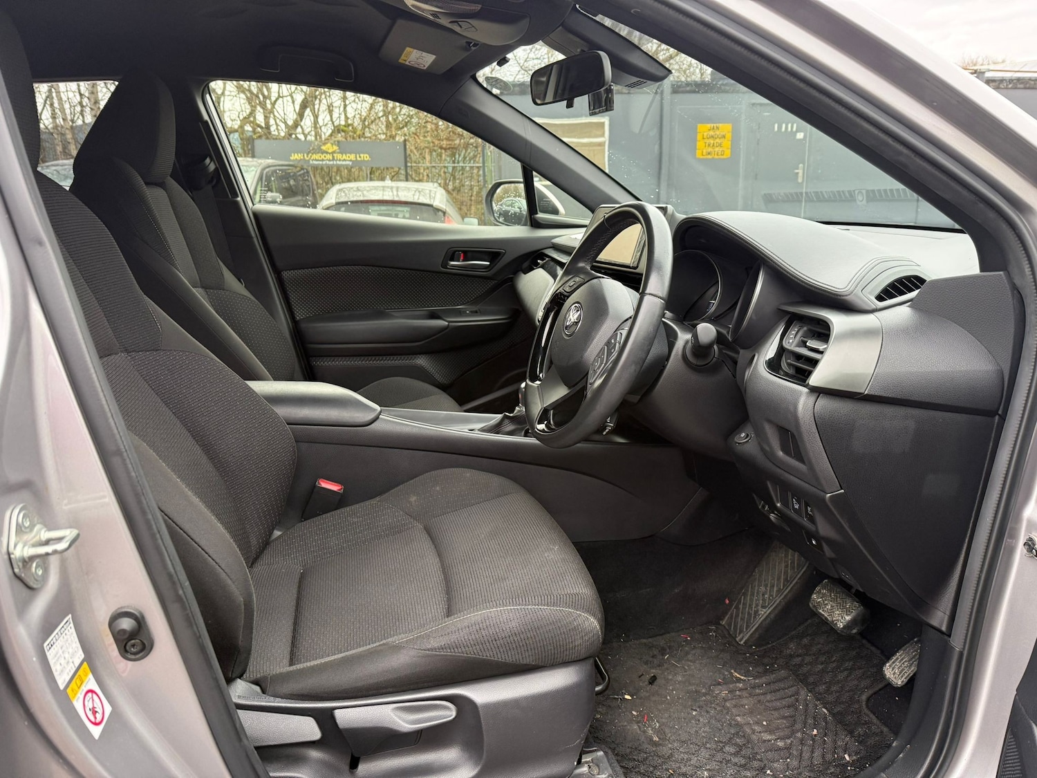 Used Toyota C-HR for sale - 77165814: Photo 9