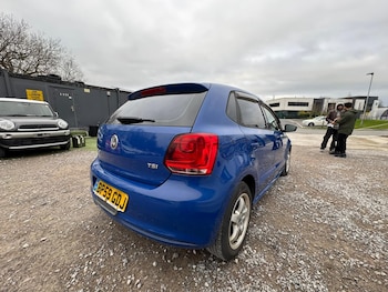 Used Volkswagen Polo 2010 for sale - 77820044: Photo