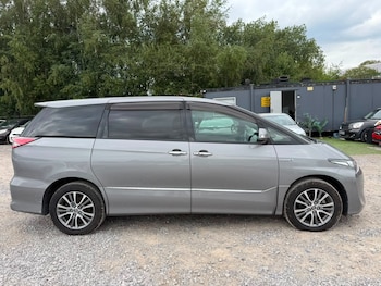 Used Toyota Estima 2019 for sale - 79371582: Photo