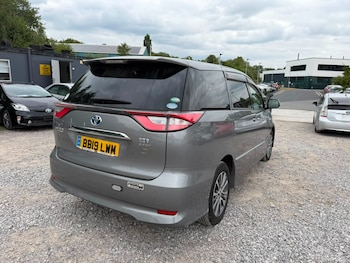 Used Toyota Estima 2019 for sale - 79371582: Photo
