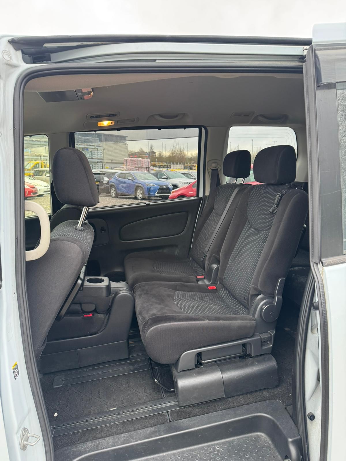 Used Nissan Serena 2026 for sale - 77327259: Photo 14