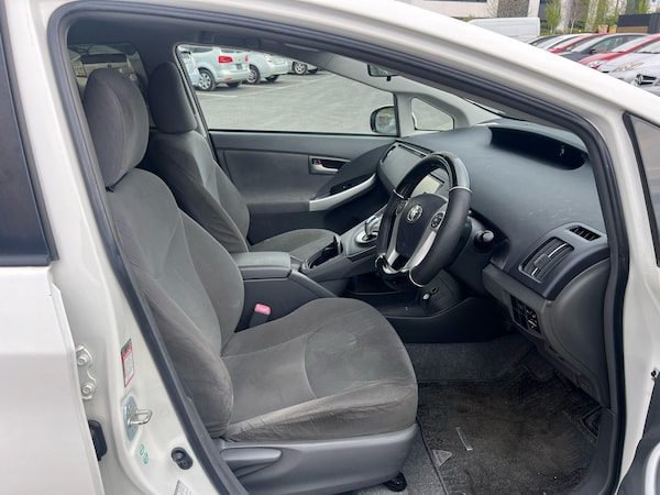 Used Toyota Prius 2025 for sale - 74518202: Photo 6