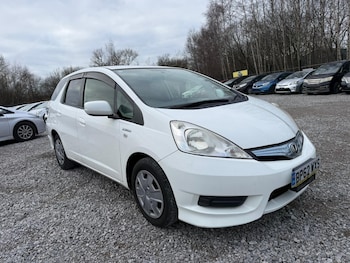 1 330 CC HONDA FIT SHUTTLE HB