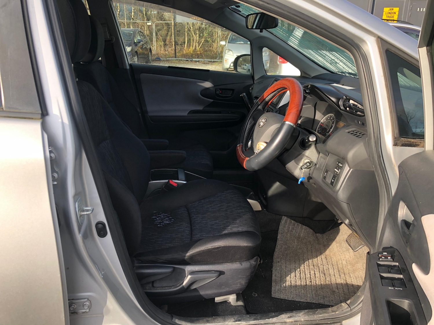 Used Toyota Wish 2025 for sale - 76915185: Photo 11