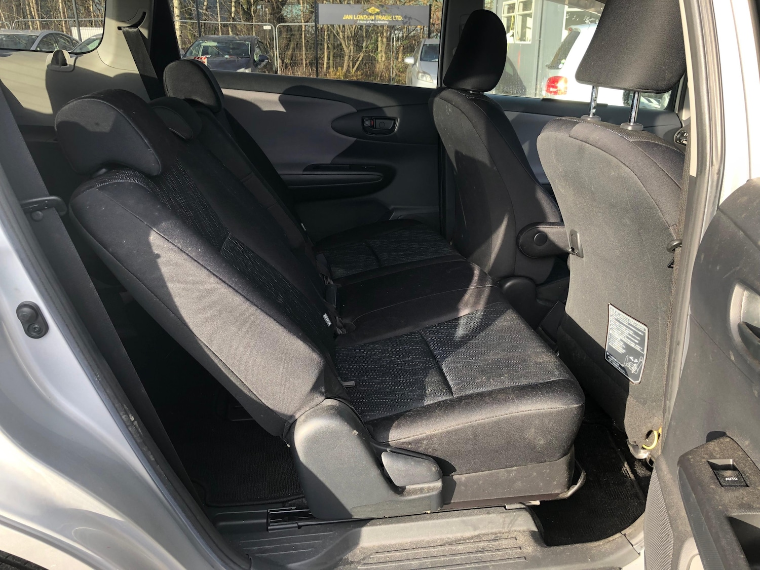 Used Toyota Wish 2025 for sale - 76915185: Photo 14