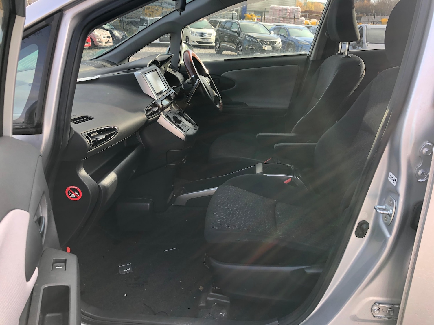 Used Toyota Wish 2025 for sale - 76915185: Photo 19