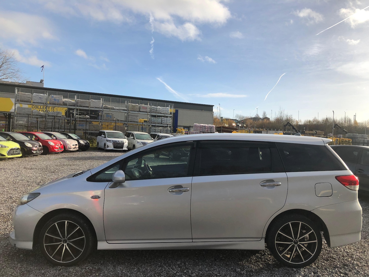 Used Toyota Wish 2025 for sale - 76915185: Photo 8