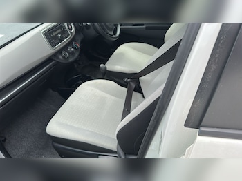 Used Toyota Vitz 2011 for sale - 76391916: Photo