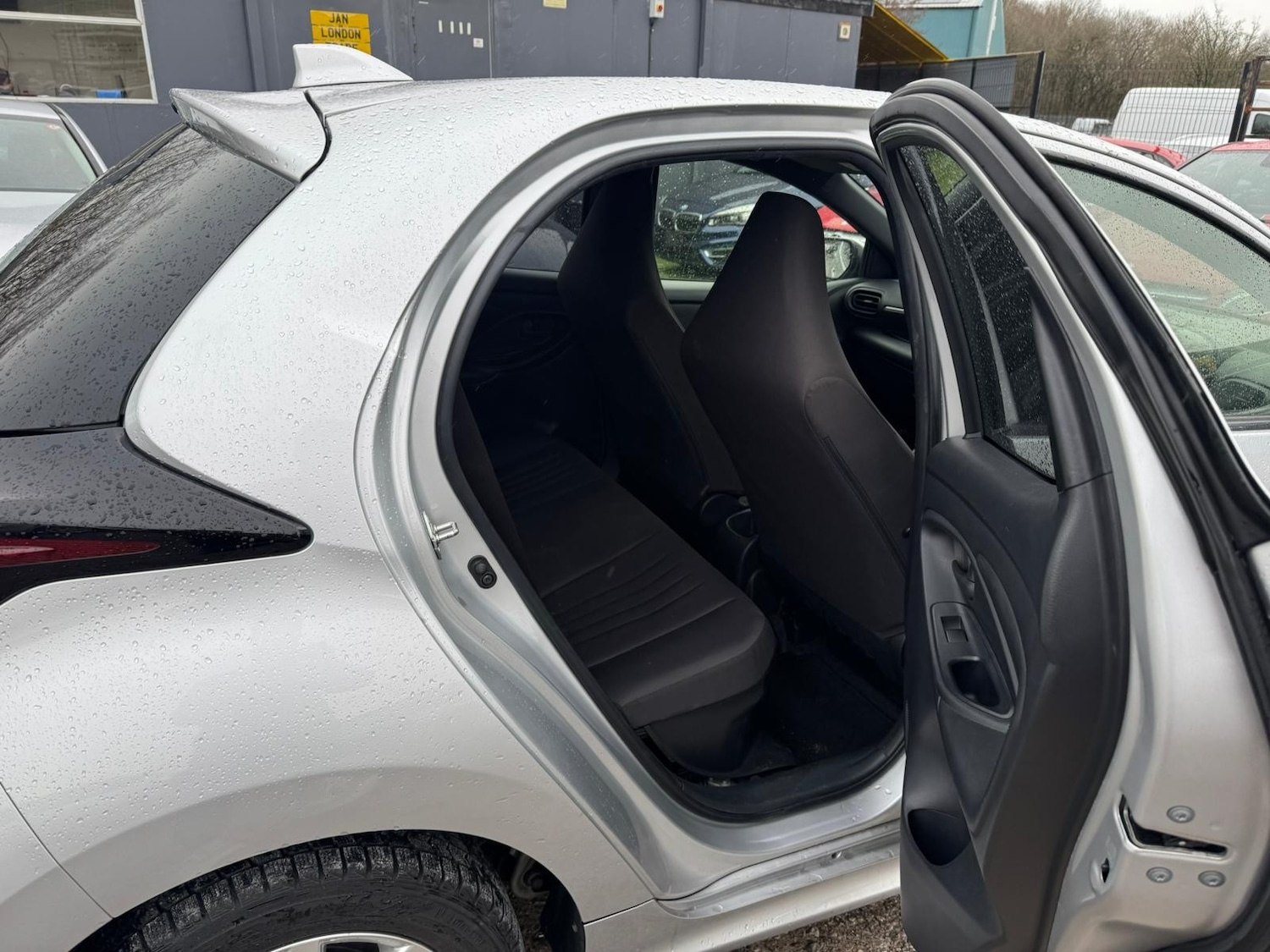 Used Toyota Yaris for sale - 77555384: Photo 13