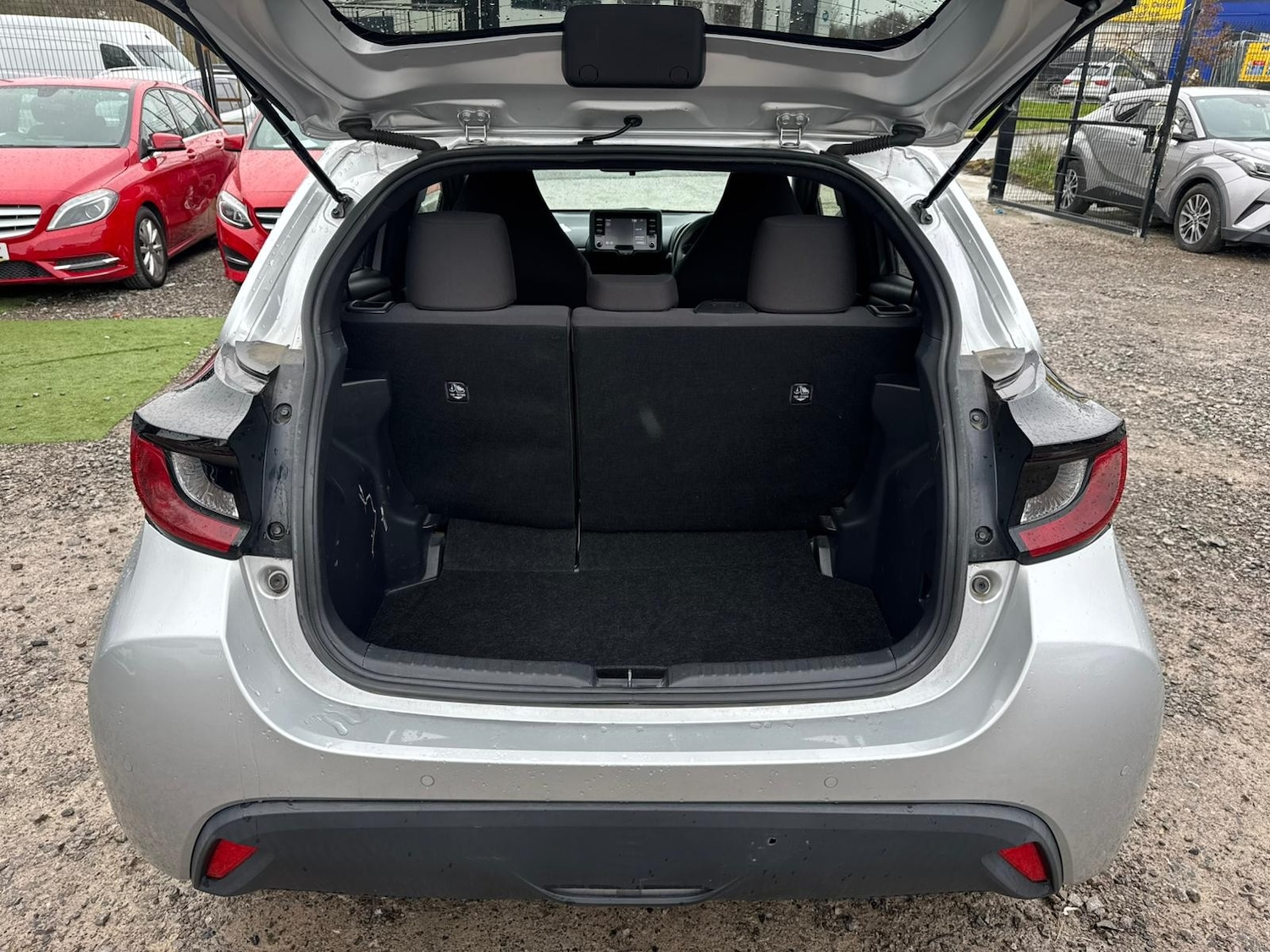 Used Toyota Yaris for sale - 77555384: Photo 14