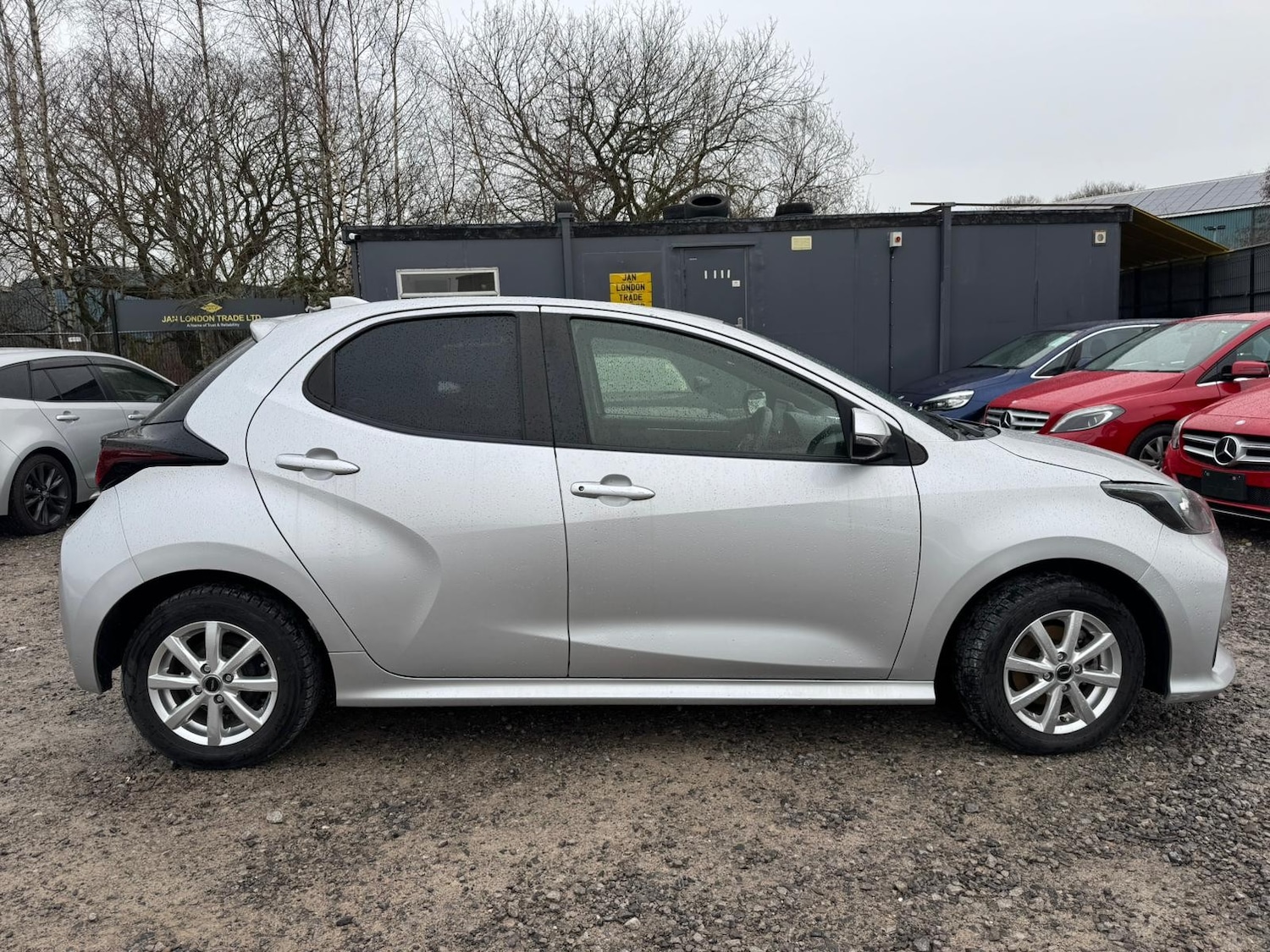 Used Toyota Yaris for sale - 77555384: Photo 2