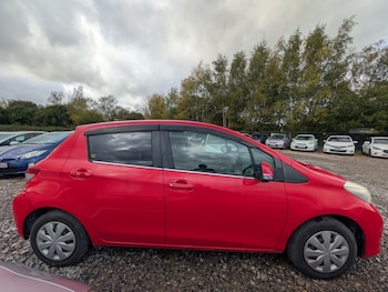 Used Toyota Vitz 2011 for sale - 76395556: Photo