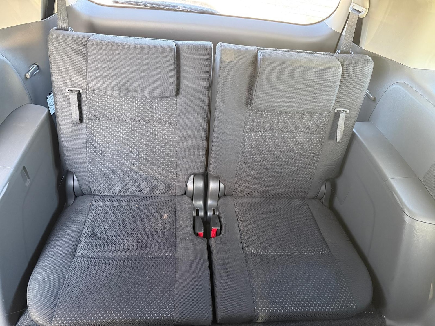 Used Toyota Isis 2025 for sale - 76635050: Photo 16