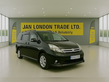 Used Toyota Isis 2011 for sale - 76635050: Photo