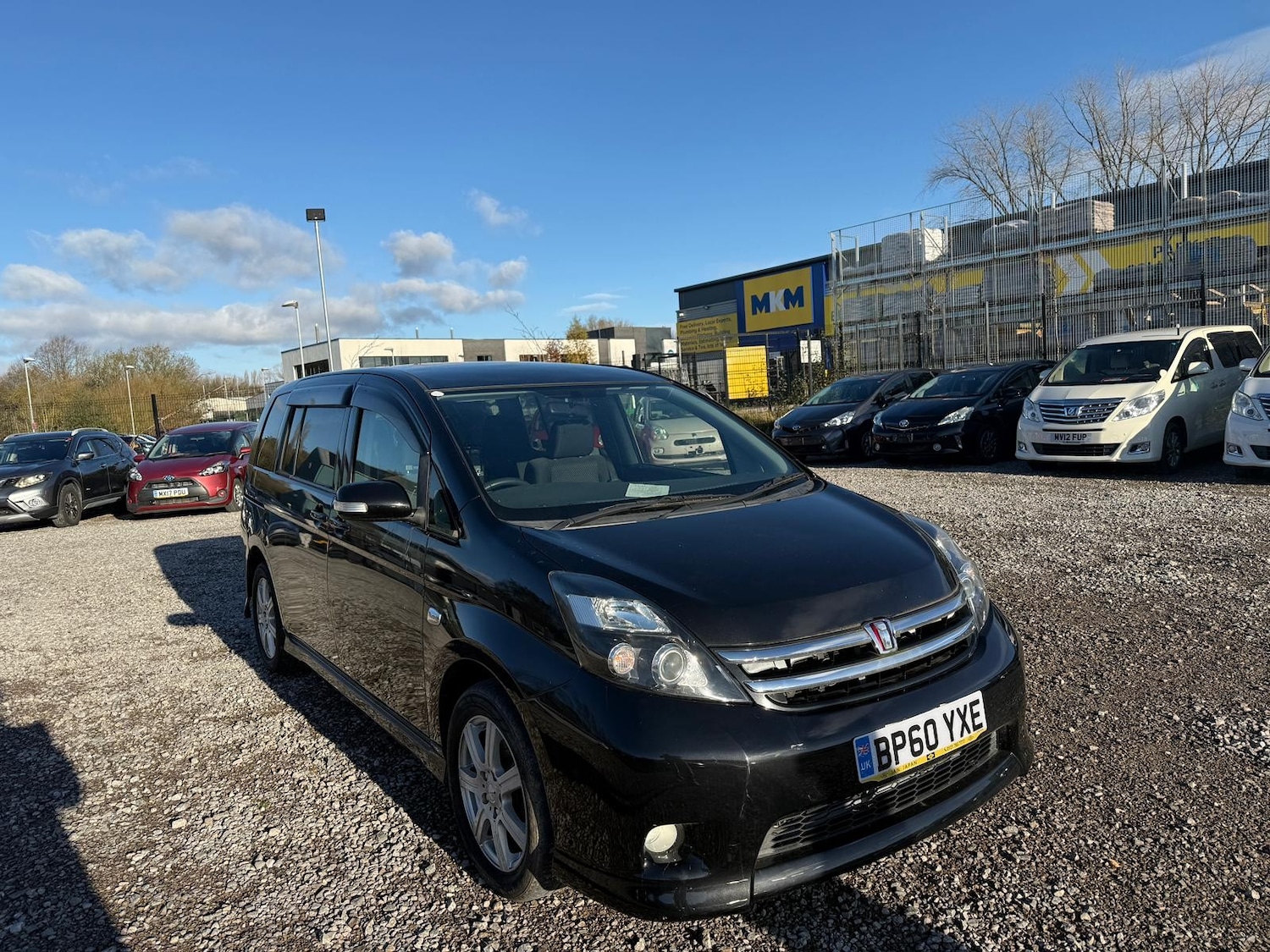 Used Toyota Isis 2025 for sale - 76635050: Photo 2