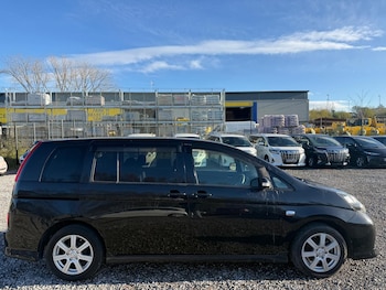 Used Toyota Isis 2011 for sale - 76635050: Photo