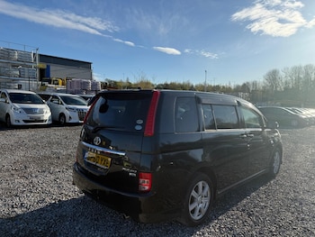 Used Toyota Isis 2011 for sale - 76635050: Photo