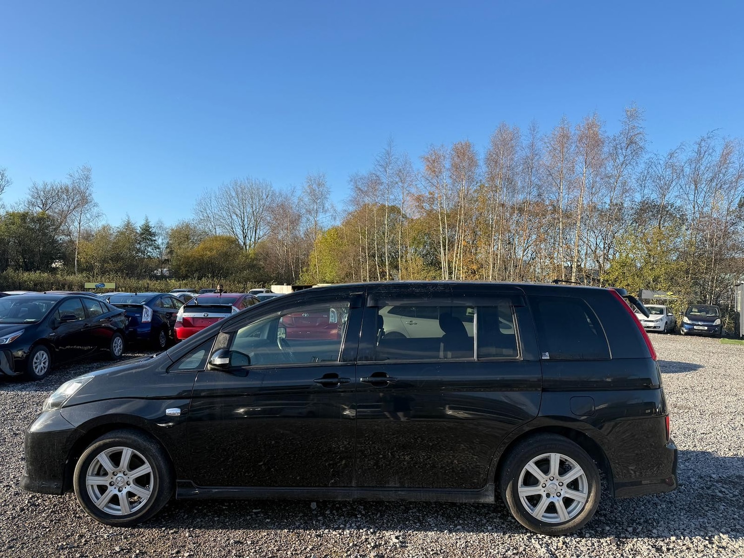 Used Toyota Isis 2025 for sale - 76635050: Photo 8