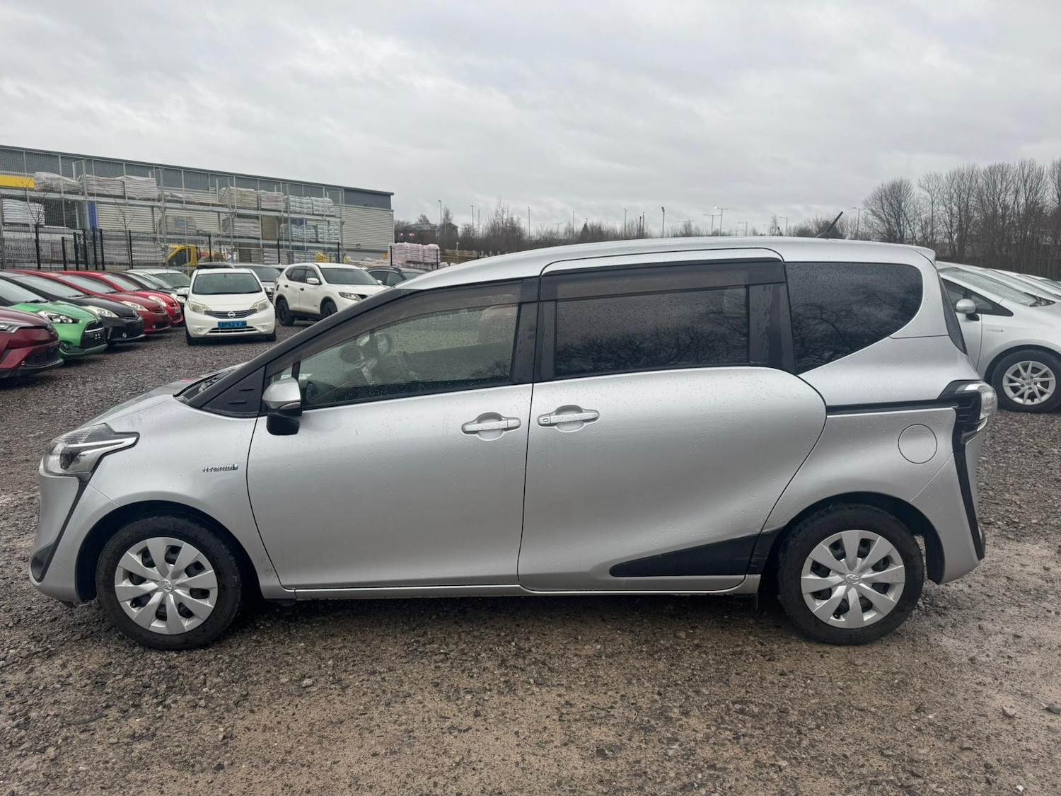 Used Toyota Sienta for sale - 77701479: Photo 8