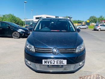 Used Volkswagen Touran 2012 for sale - 74689873: Photo