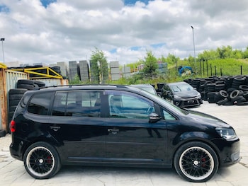 Used Volkswagen Touran 2012 for sale - 75536120: Photo