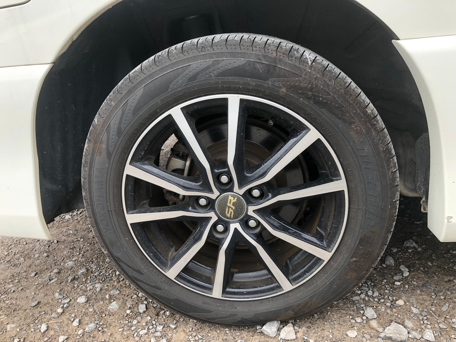 Used Nissan Serena for sale - 77845473: Photo 23