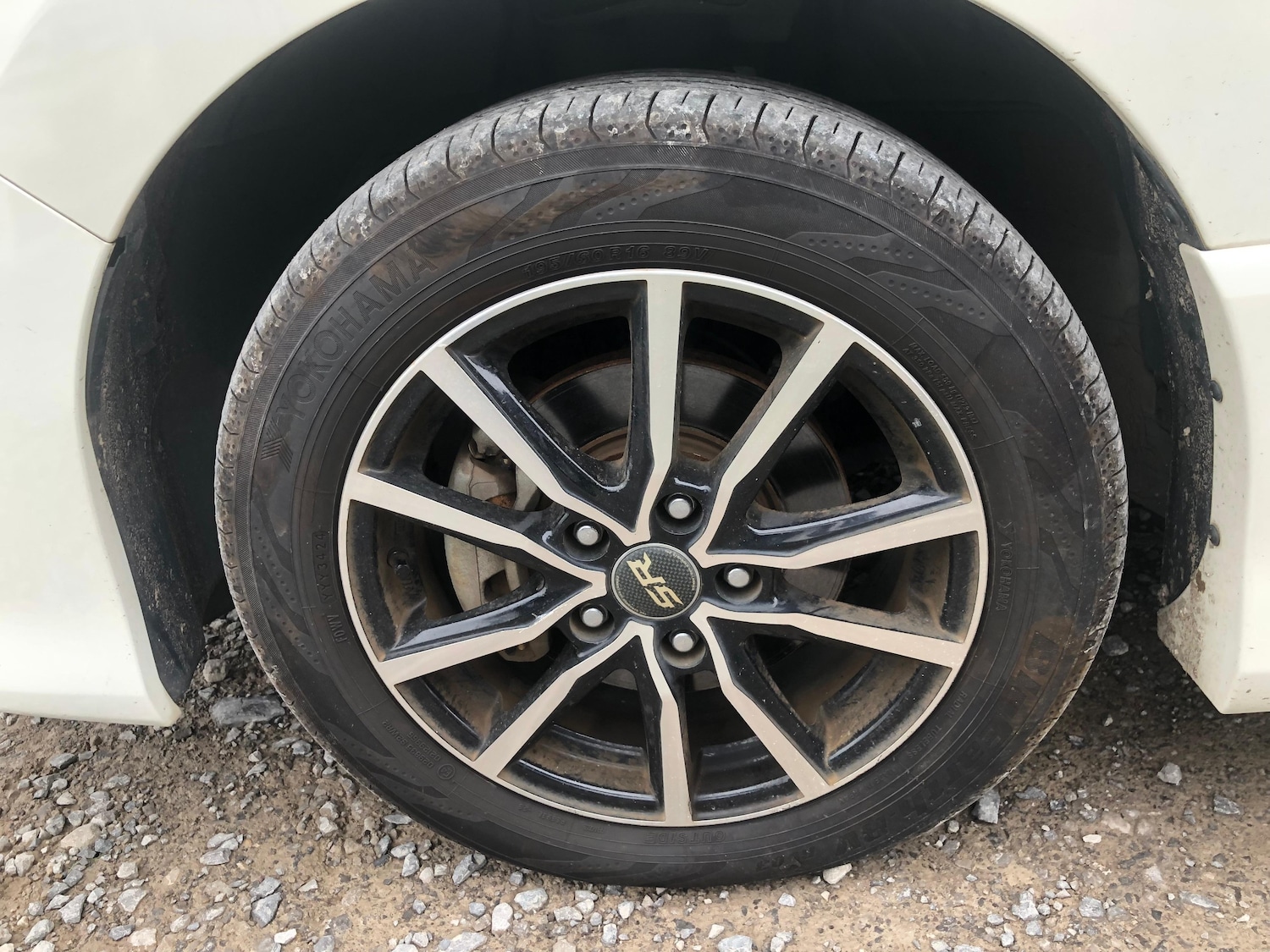 Used Nissan Serena for sale - 77845473: Photo 27