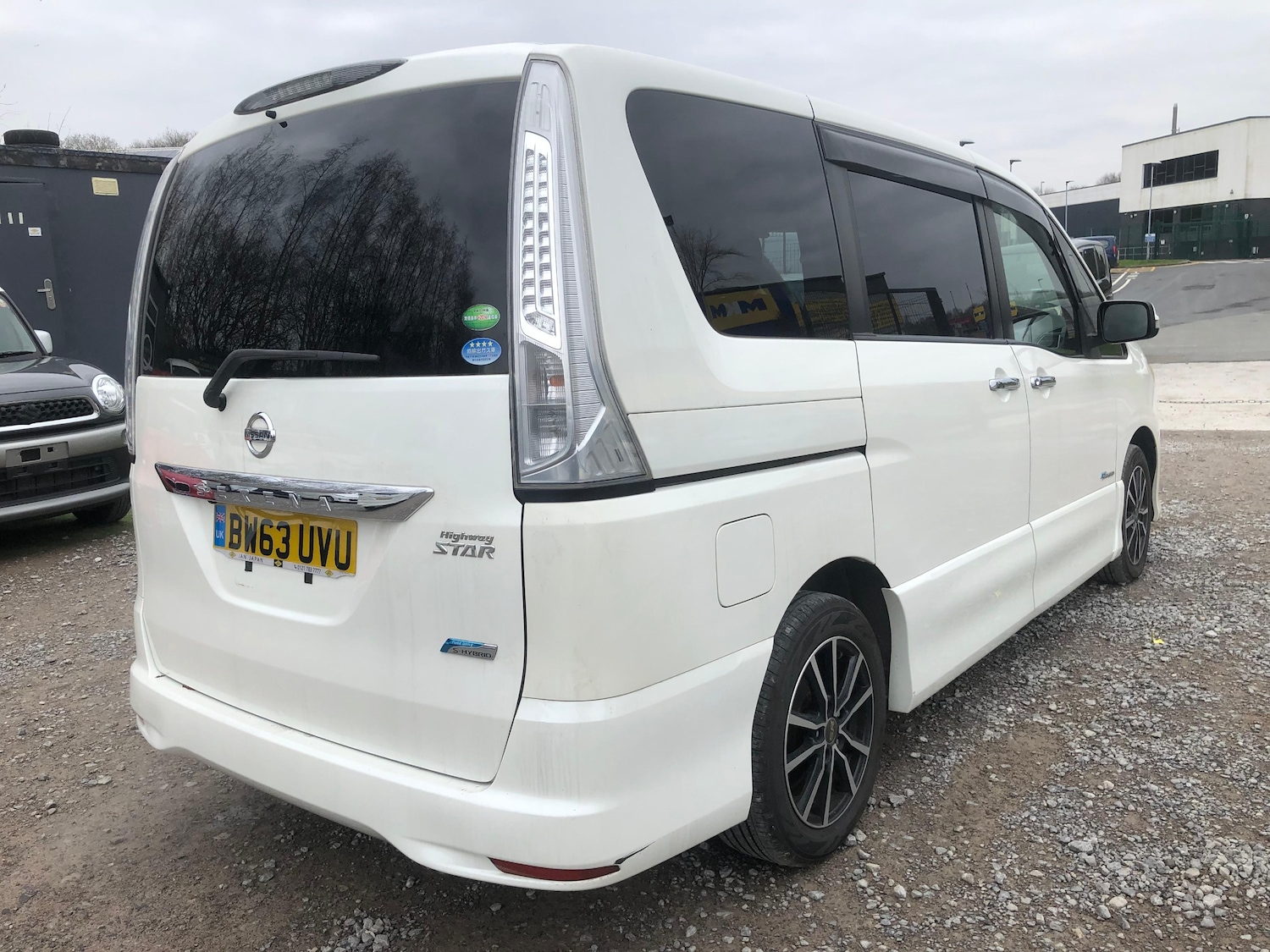 Used Nissan Serena for sale - 77845473: Photo 3