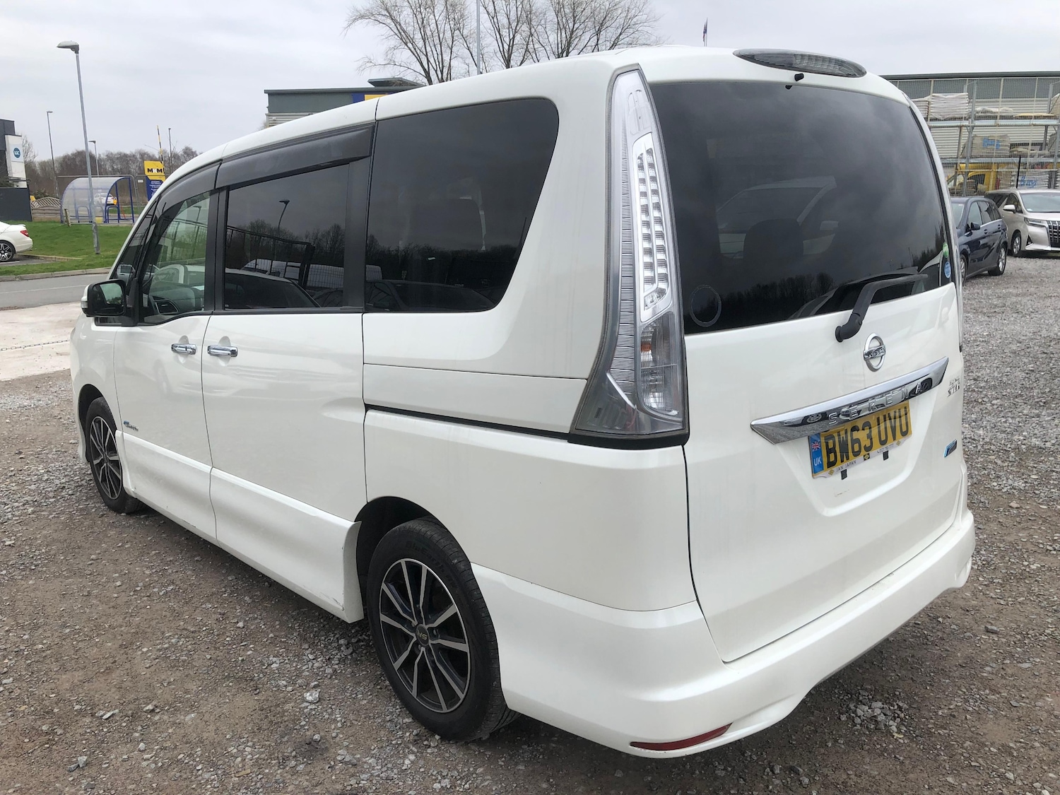 Used Nissan Serena for sale - 77845473: Photo 6