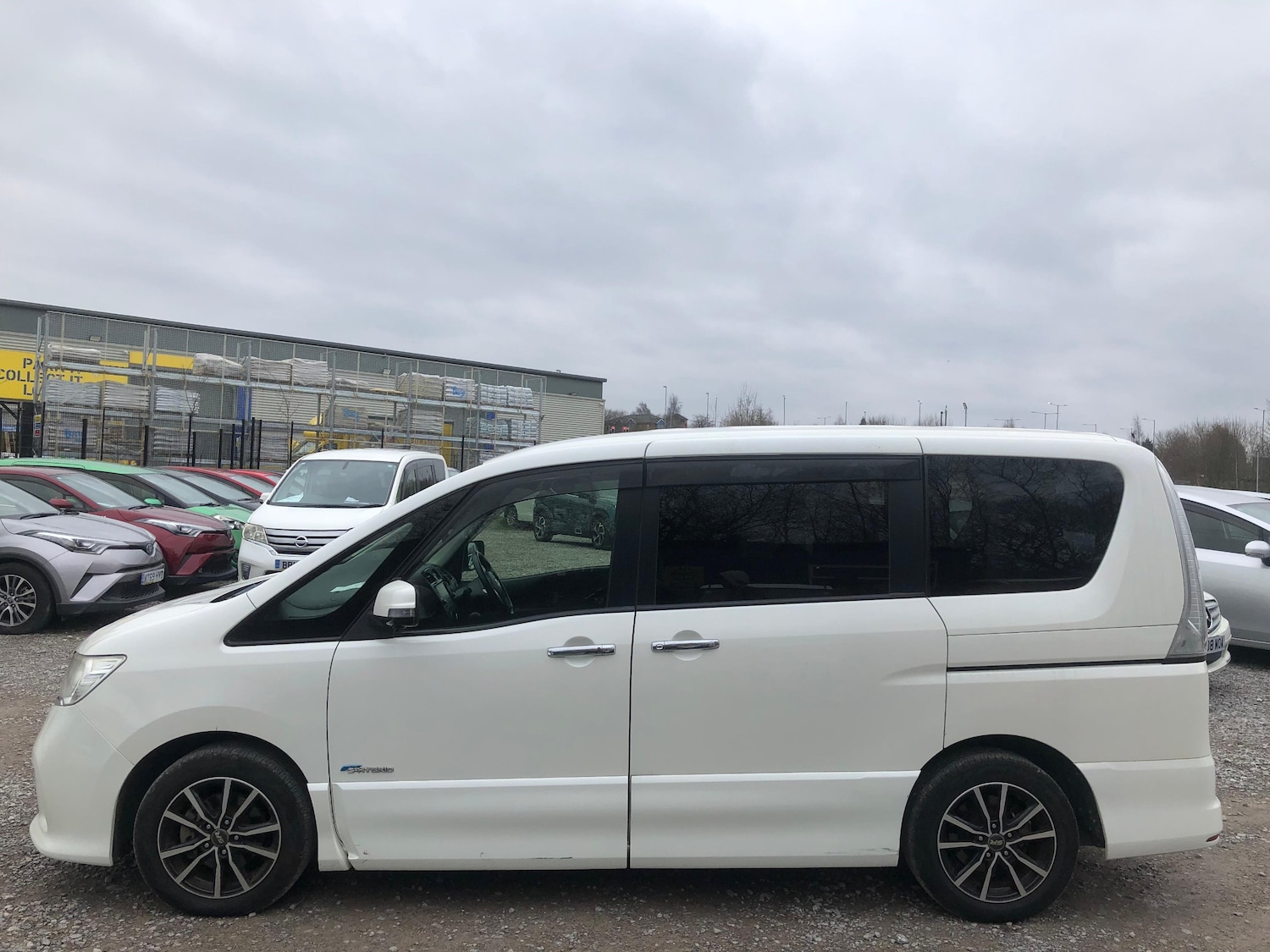 Used Nissan Serena for sale - 77845473: Photo 7