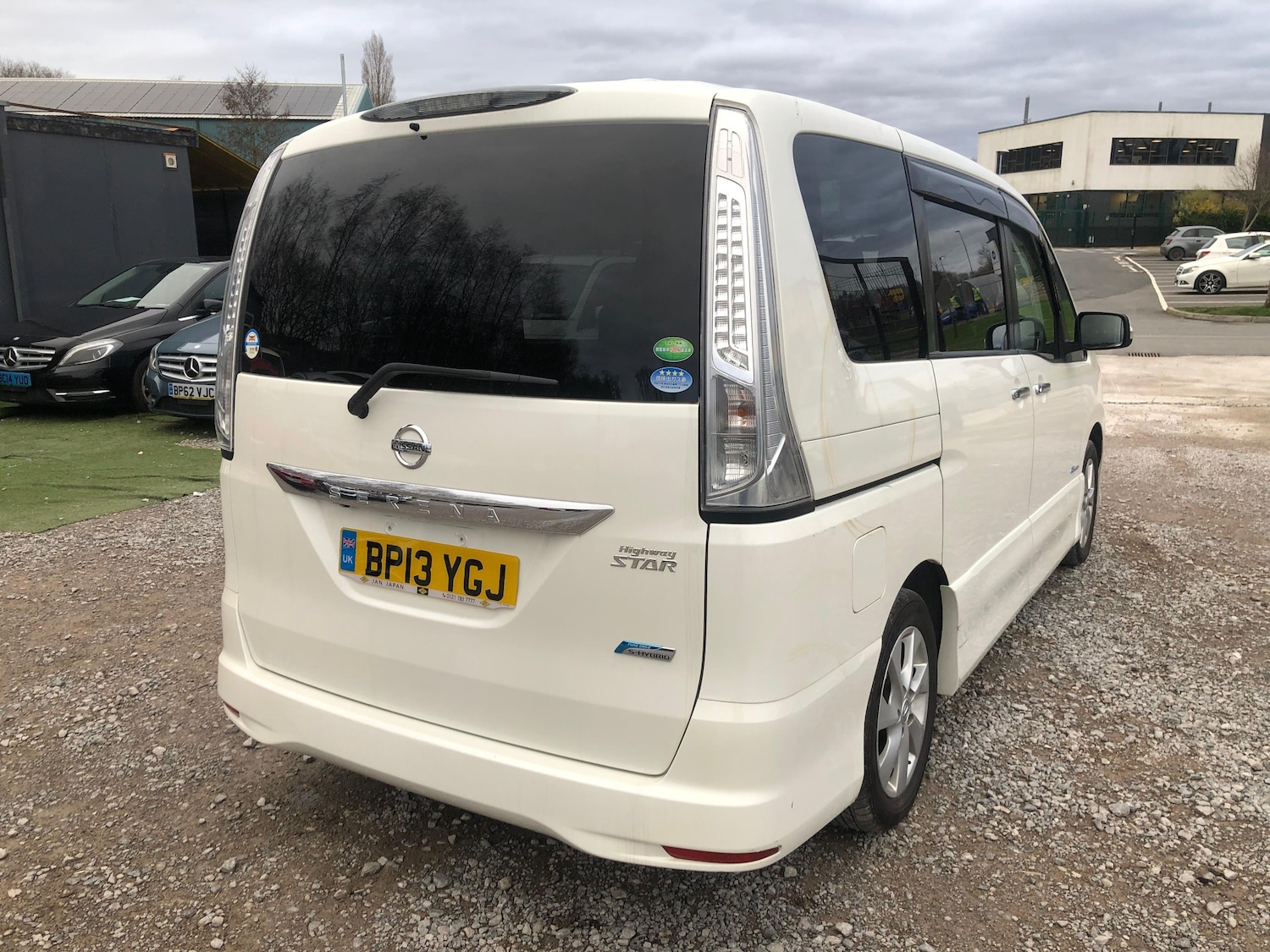Used Nissan Serena for sale - 77845475: Photo 3