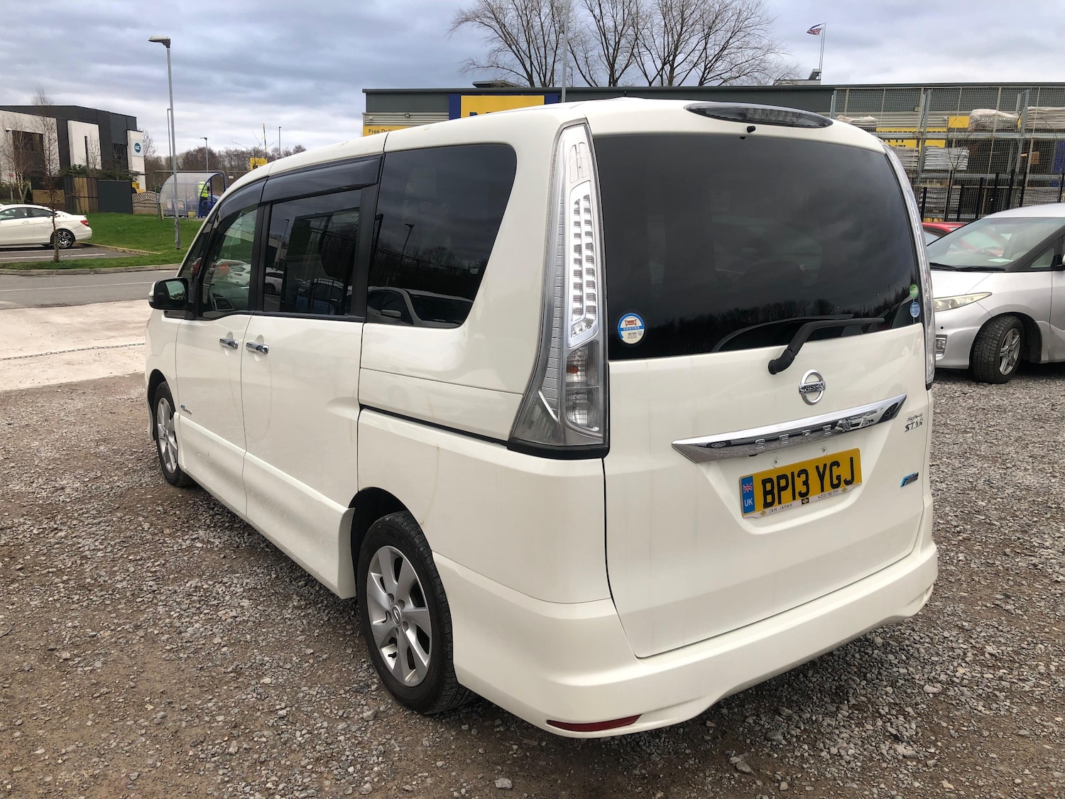 Used Nissan Serena for sale - 77845475: Photo 6