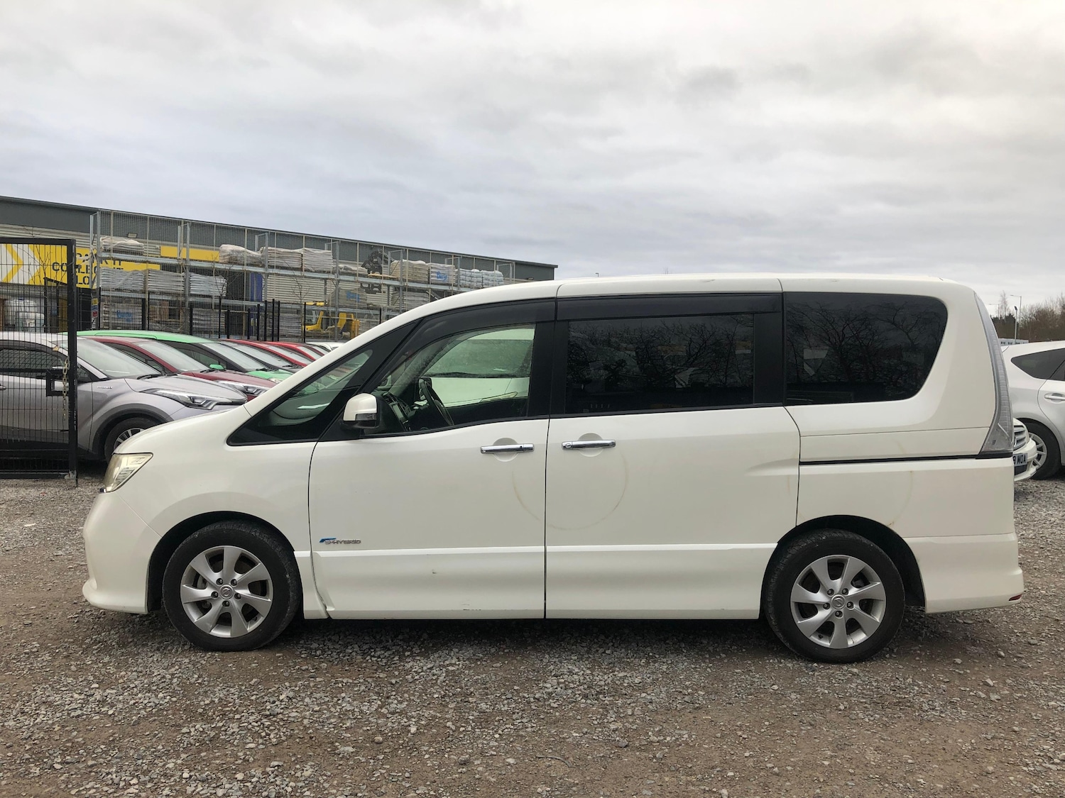 Used Nissan Serena for sale - 77845475: Photo 7
