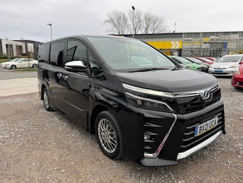 Used Toyota Voxy 2021 for sale - 77818040: Photo