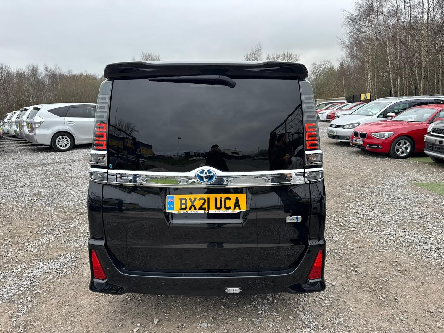 Used Toyota Voxy for sale - 77818040: Photo 4