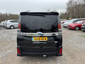 Used Toyota Voxy 2021 for sale - 77818040: Photo