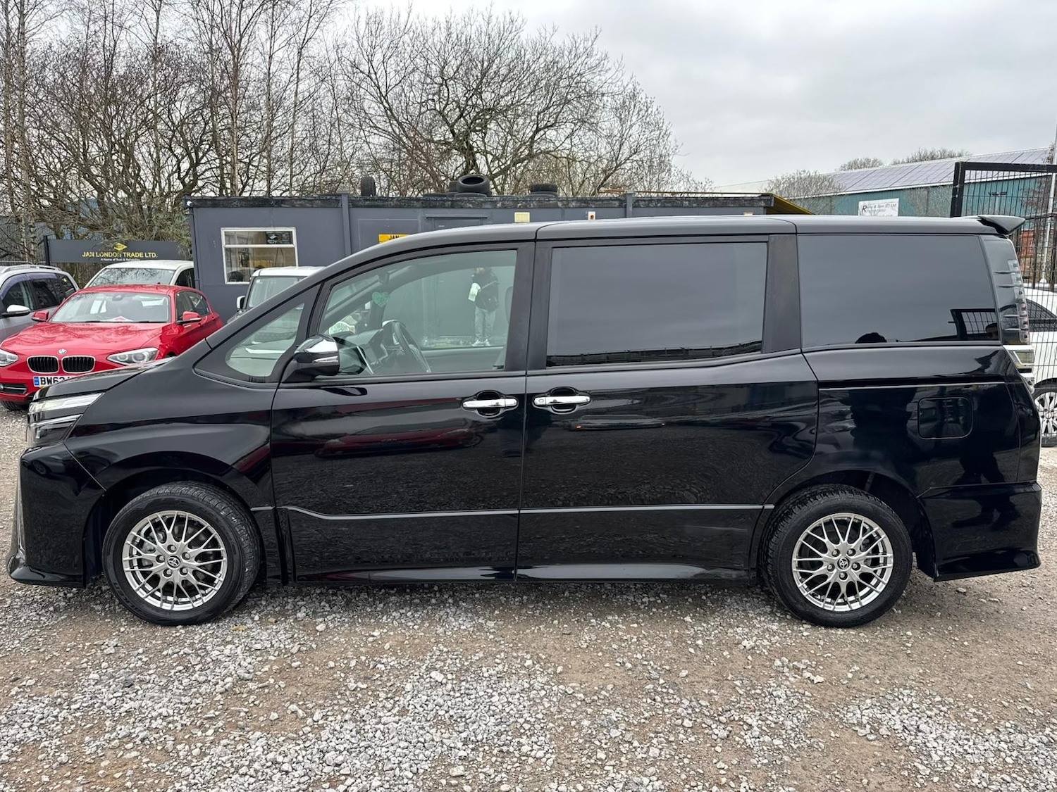 Used Toyota Voxy for sale - 77818040: Photo 7